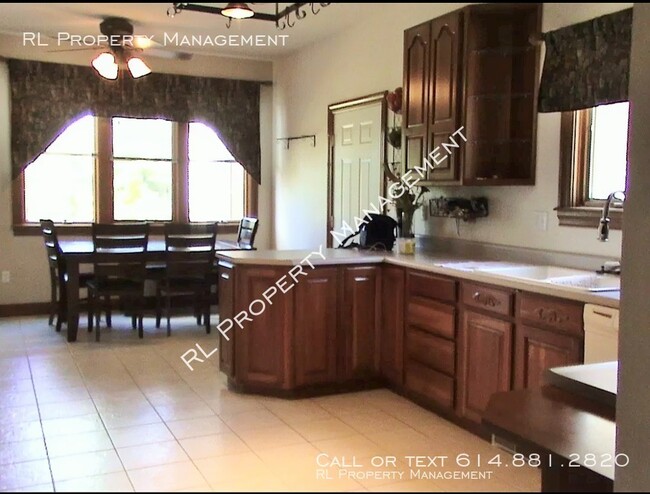 Building Photo - 10166 Hounsdale Dr