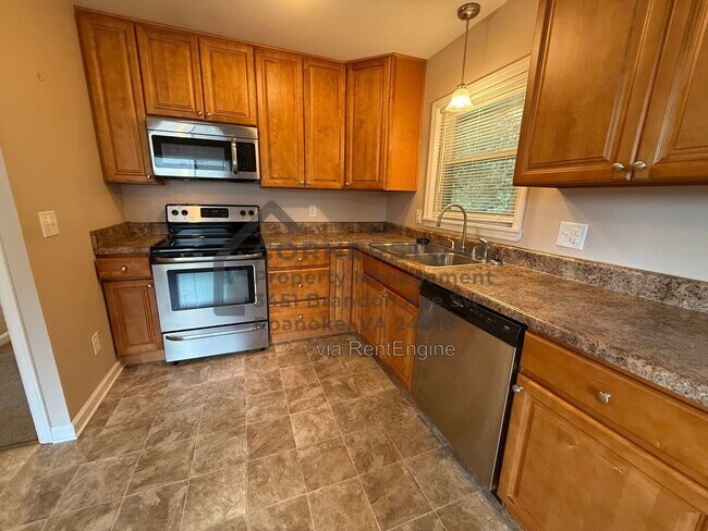 Foto del edificio - 711 Riverland Rd SE