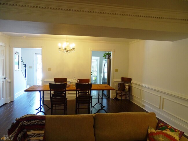 Building Photo - 410 Forestgate Ct