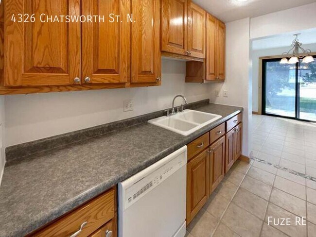 Foto del edificio - 4326 Chatsworth St N