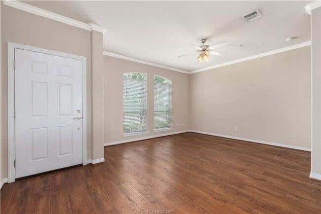 Building Photo - $500 Off 1st Month's Rent! August 2026 Pre-lease! Gorgeous 4 Bed, 4.5 Bath in Beautiful Lakeridge!