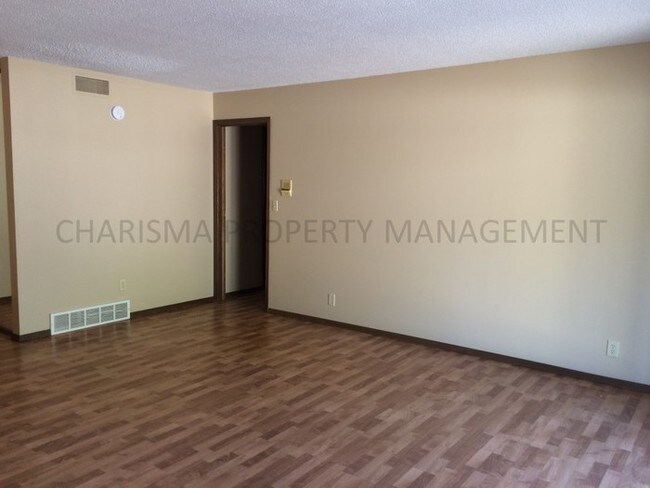 Building Photo - 306 W 36th St