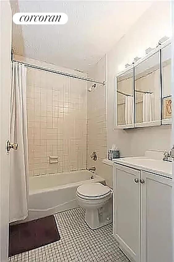 Building Photo - 301 E 45th St