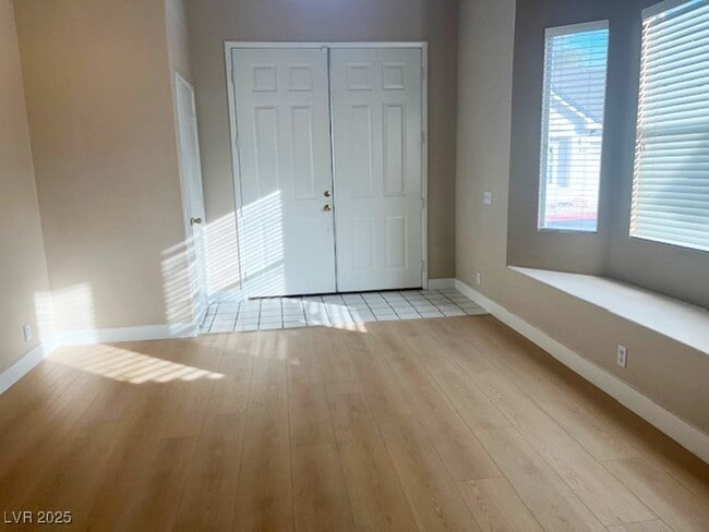 Building Photo - 5243 Ladyhawk Way