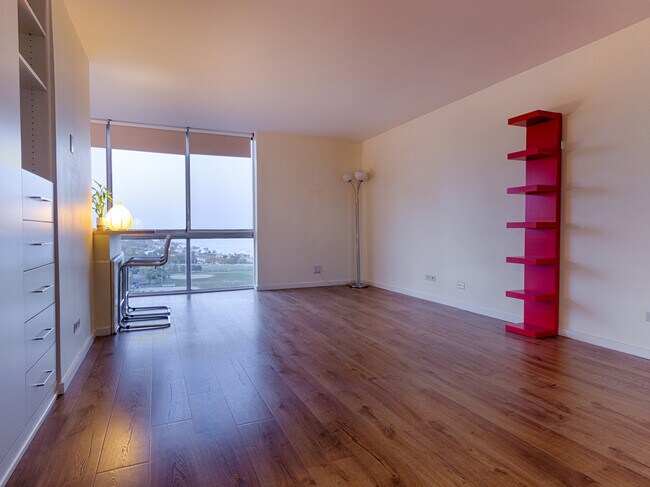 Foto del edificio - 1555 N Dearborn Pkwy