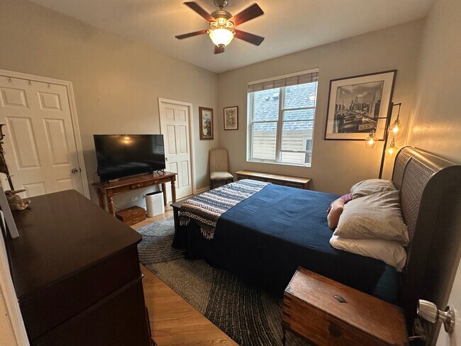 Master Bedroom - 1464 W Grace St