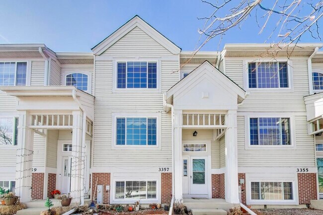 Building Photo - 3357 Ravinia Cir