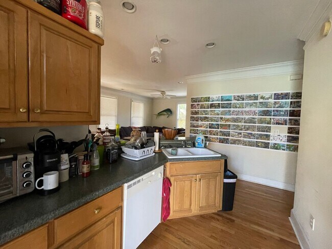 Building Photo - Beautiful Three Bedroom on Boulevard Heights