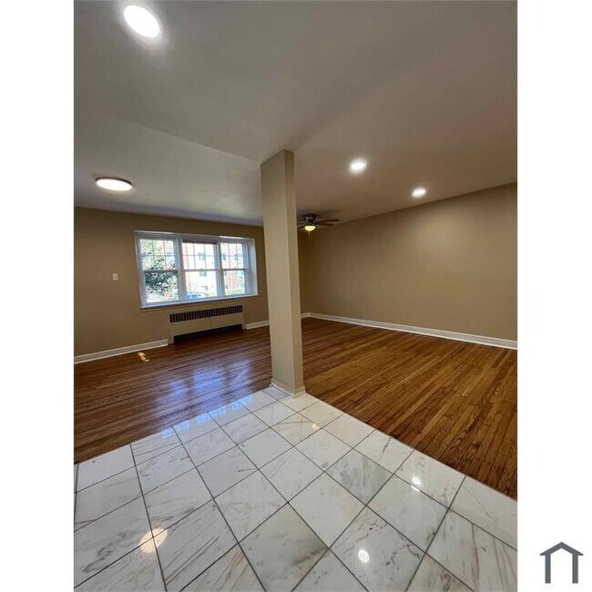 Foto del edificio - 2444 N 50th St