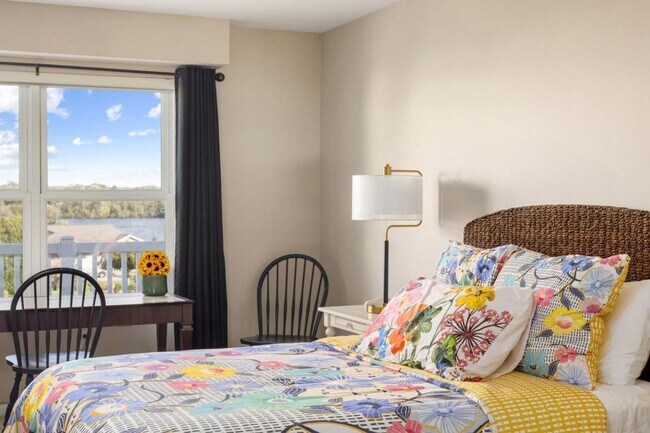 Foto del edificio - Boardman Lake Condo