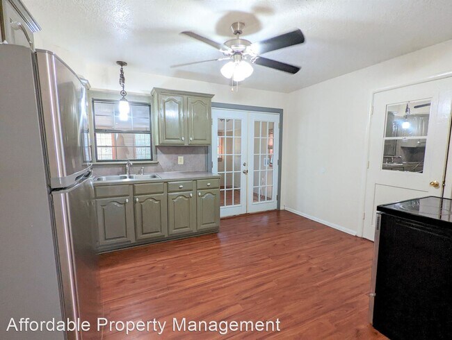 Building Photo - 2 br, 1 bath House - 101 W. Flynn