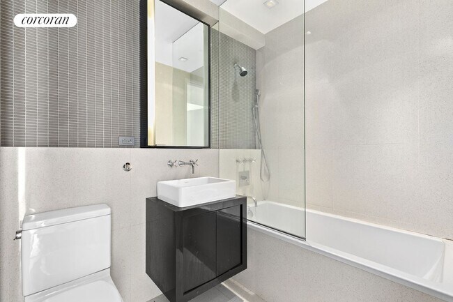 Foto del edificio - 300 E 23rd St