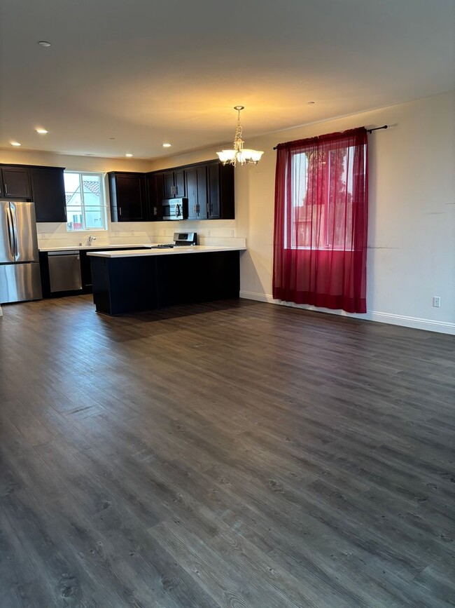 Building Photo - Charming 3-Bedroom 2.5 Bath with Loft for Rent in Guadalupe