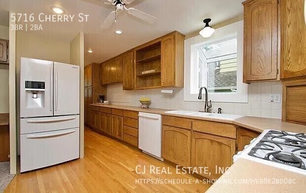 Building Photo - 5716 Cherry St