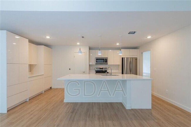 Building Photo - 3833 Steck Ave