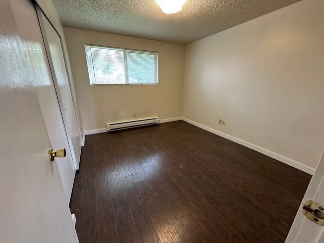 Building Photo - Newly remodeled - 1 bedroom apartment in P...