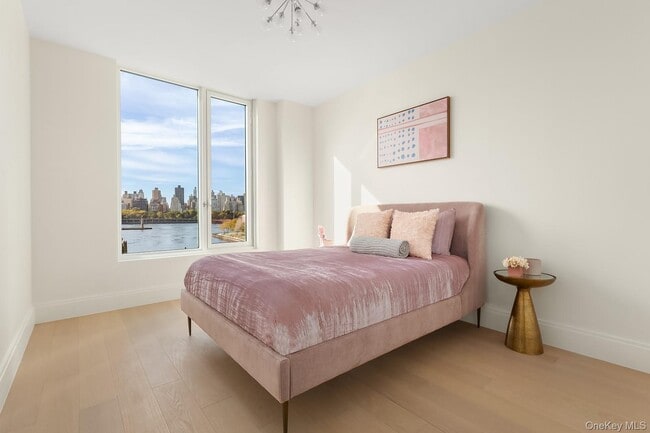 Foto del edificio - 30-55 Vernon Blvd