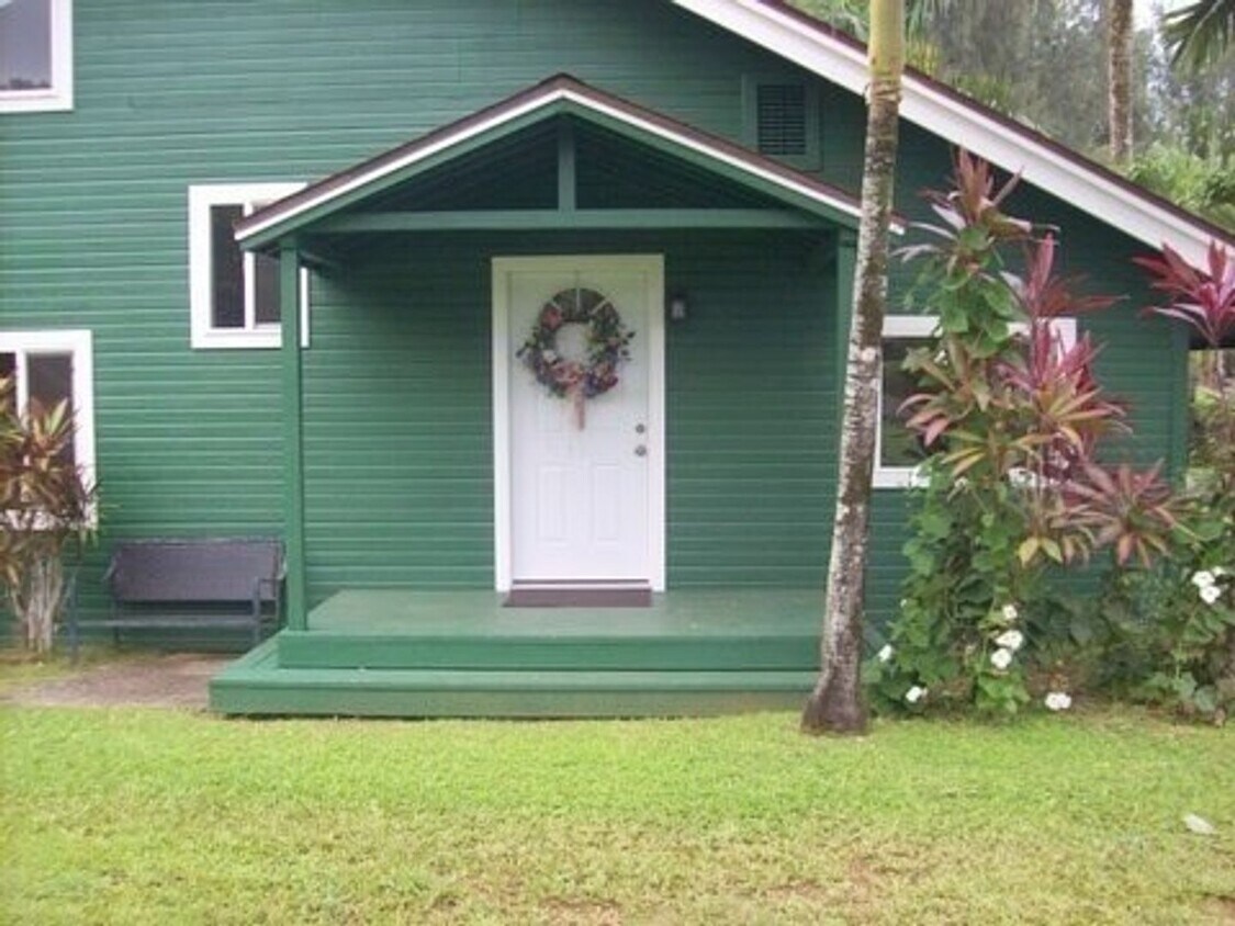 Primary Photo - 5 Bedroom 2 Bath Home