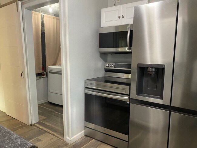 Foto del edificio - 22675 Lakeway Harbor Dr