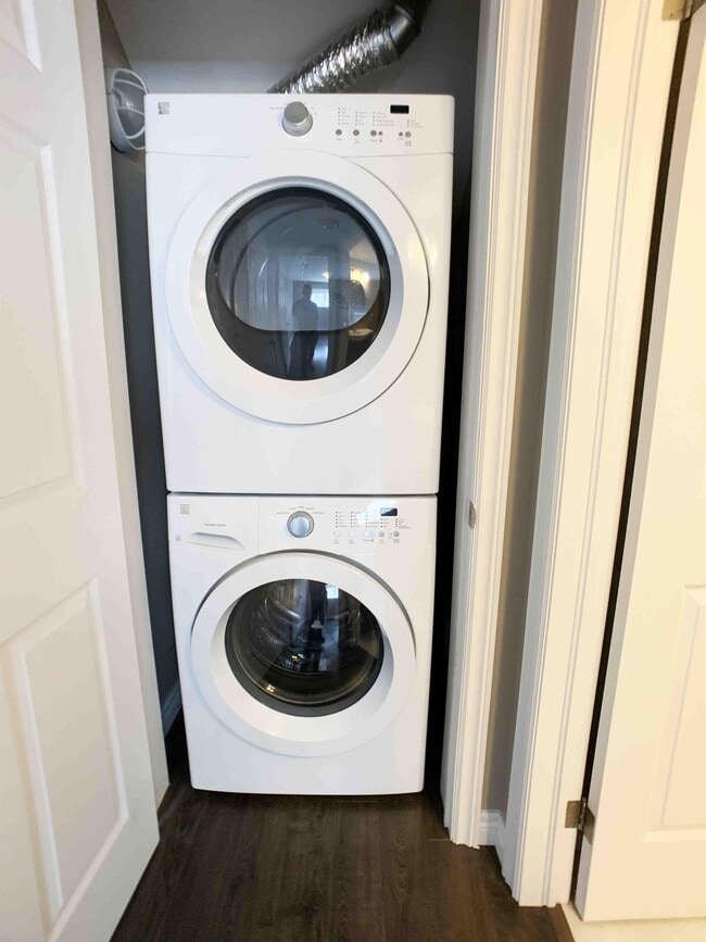 Building Photo - 55 Ladysmith Dr