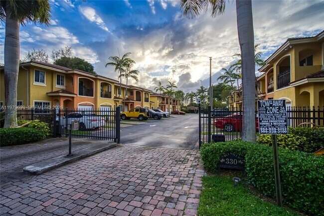 Building Photo - 330 SW 2nd Ave