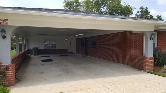 Building Photo - 4254 Lawnwood Dr