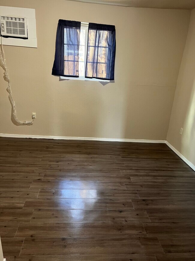 Foto del edificio - 2156 Aransas Ave