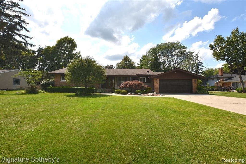 Primary Photo - 32036 Red Clover Rd