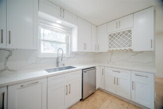 Building Photo - 4815 Caris St