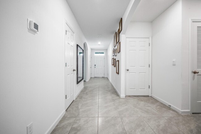 Foto del edificio - 4689 SW Ulster St