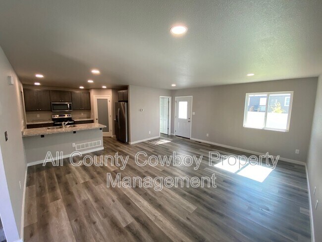 Foto del edificio - 4521 E Bobolink Ln