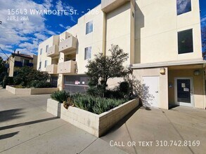 Building Photo - 15643 Wyandotte St
