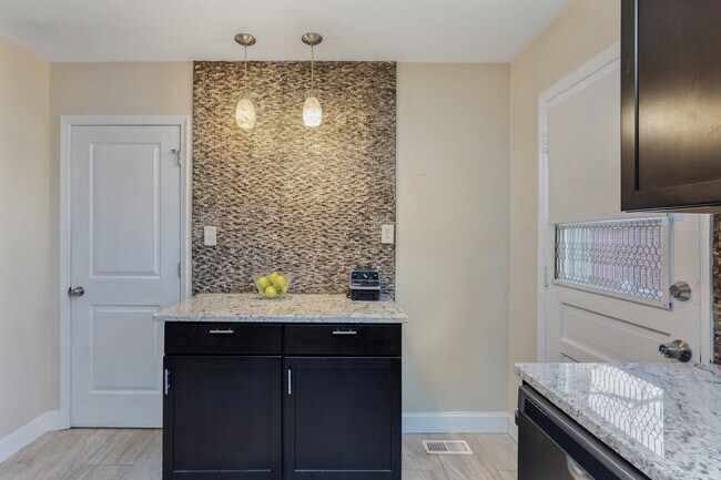 Foto del edificio - 123 Walnut St NW
