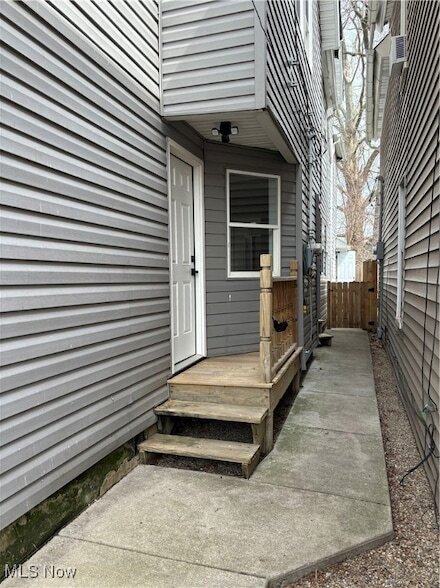 1445 W 52nd St Cleveland, OH 44102 – photo 3