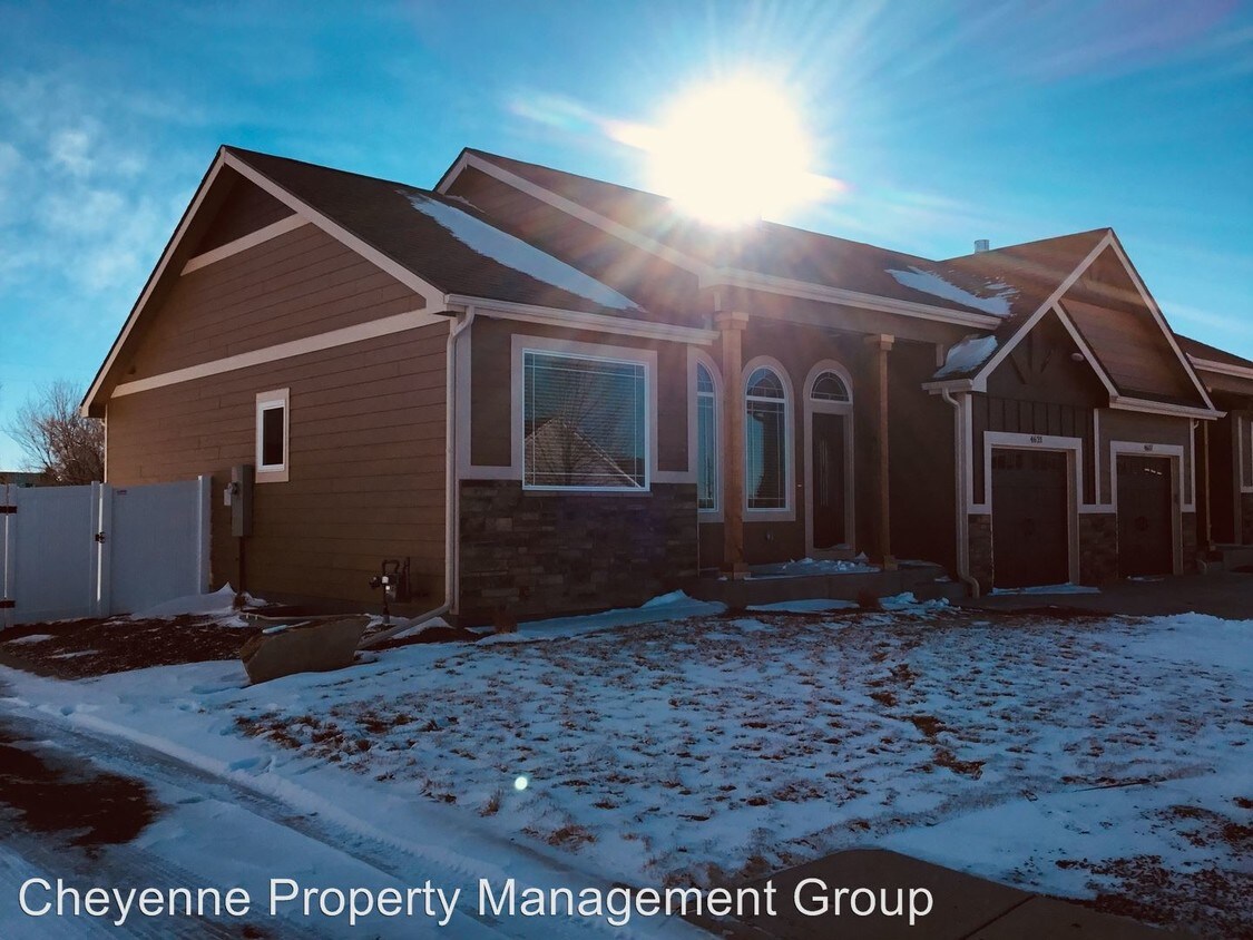 Foto principal - 2 br, 1 bath House - 4621 Garnet