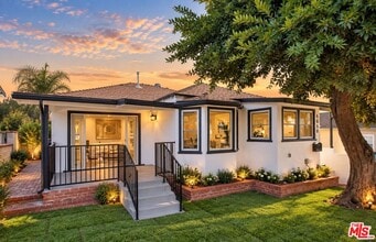 Building Photo - 4014 Verdugo View Dr