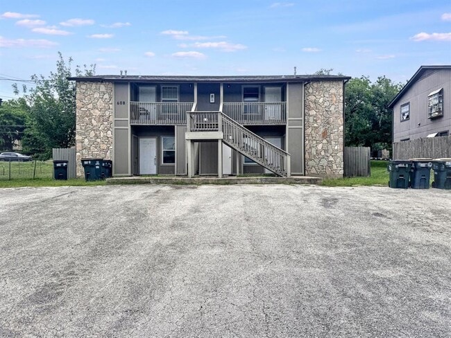 Building Photo - 608 Bracewood Cir