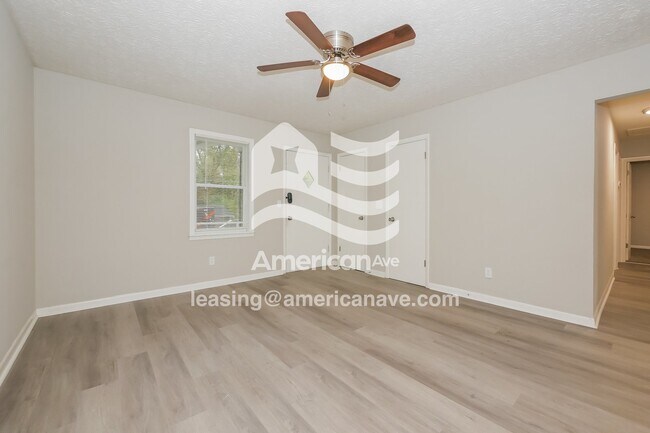 Foto del edificio - 1748 Emerson Ave