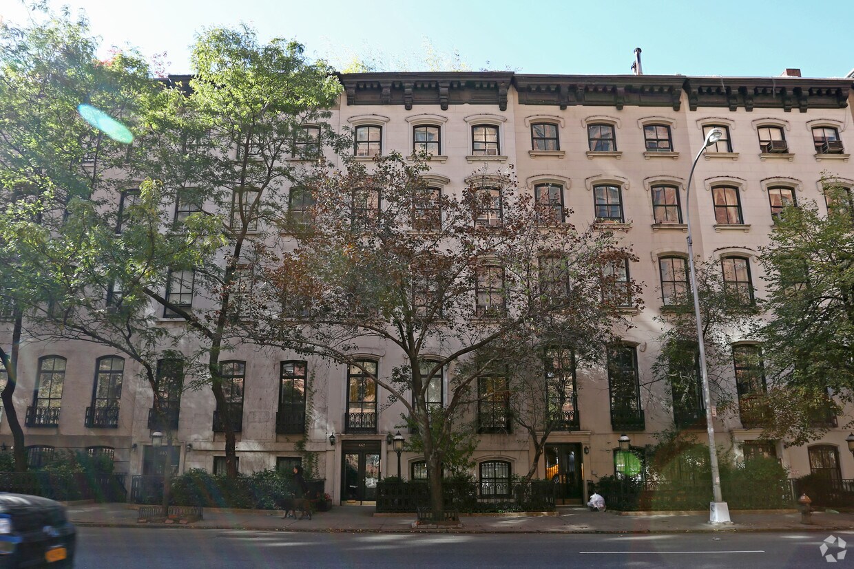 Building Photo - 442 W 23rd St
