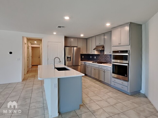 Building Photo - 10761 W Wexford Ln