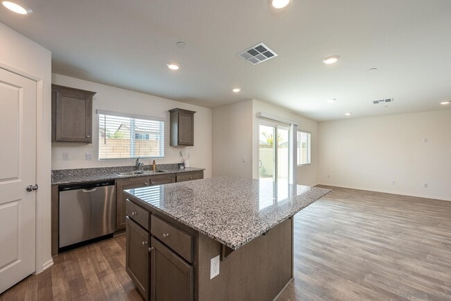 Foto del edificio - 28650 New Yorker Ln