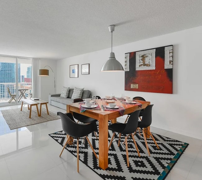 Building Photo - 1200 Brickell Bay Dr