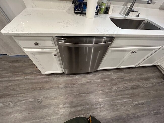 Foto del edificio - 2 Bed- 2 Bath + Dedicated Home Office - Single Family Home in Amherst