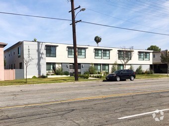 Primary Photo - 16900 Crenshaw Blvd