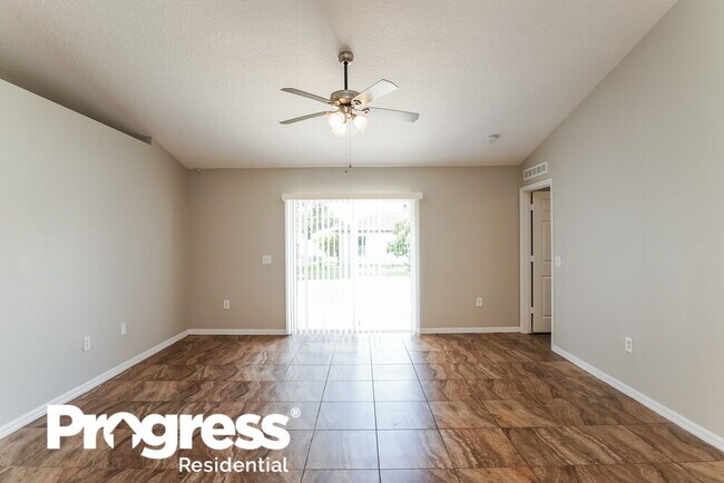 Building Photo - 907 Cannes Dr