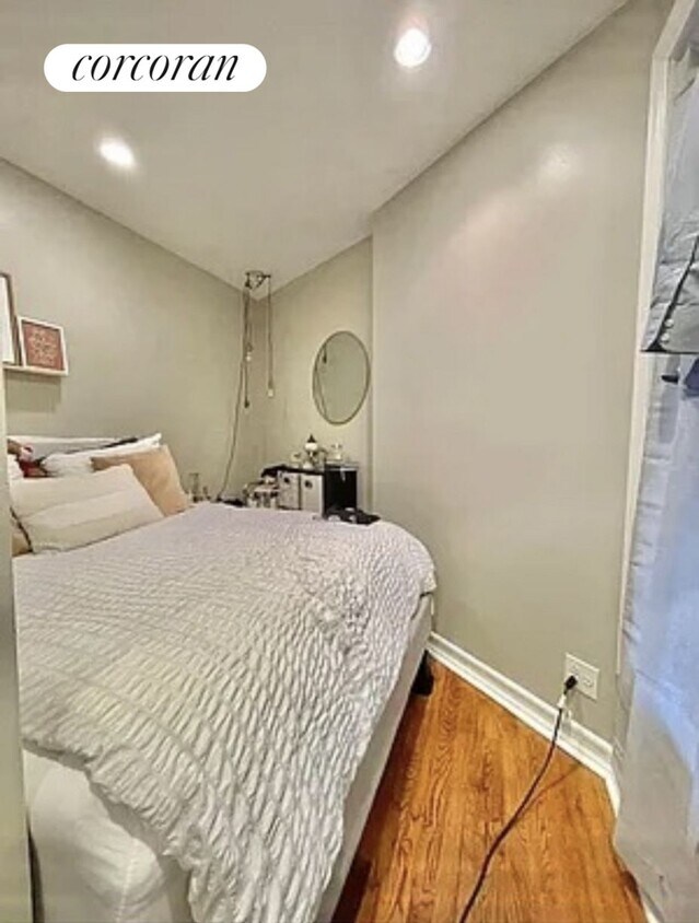 Foto del edificio - 338 E 65th St
