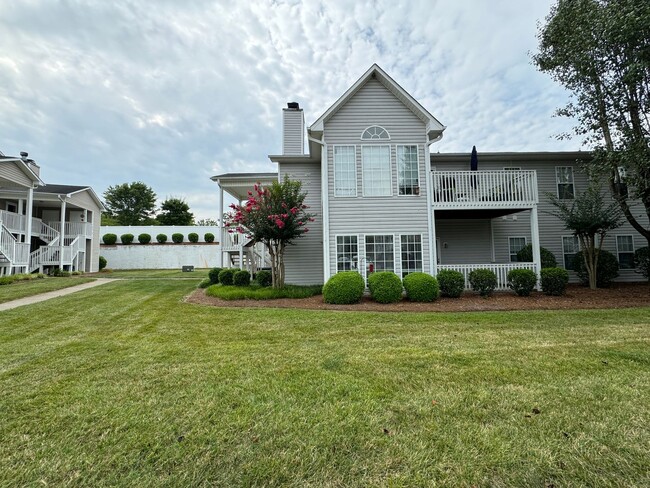 Building Photo - 7424 Riverview Knoll Ct