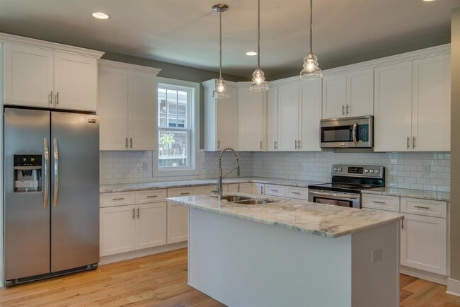 Building Photo - 1610 Northview Ave