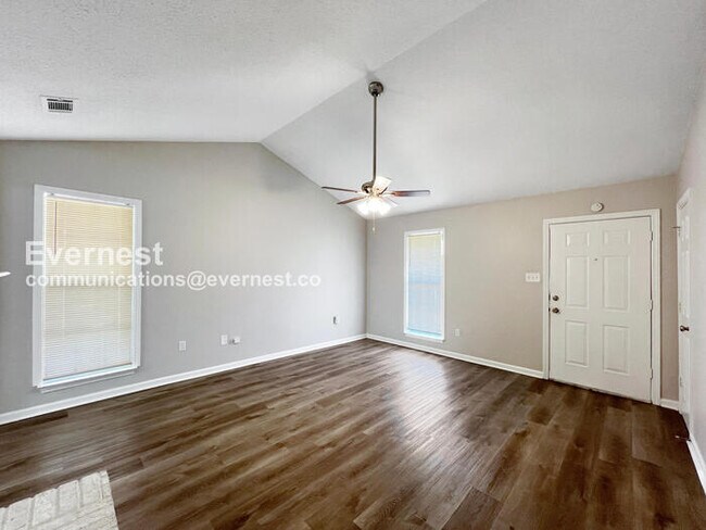 Foto del edificio - 886 Acorn Cove