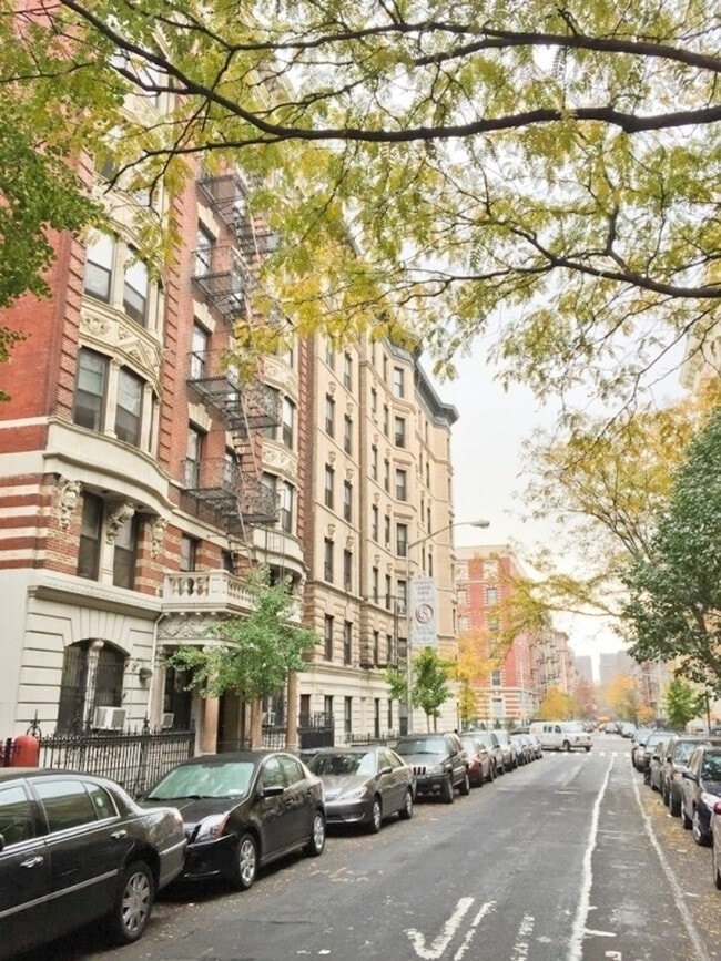 Building Photo - 245 W 113th St